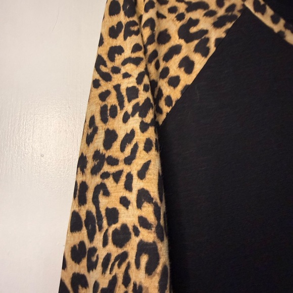 PINK Victoria’s Secret Leopard Raglan Baseball Tee - Large - Picture 6 of 7